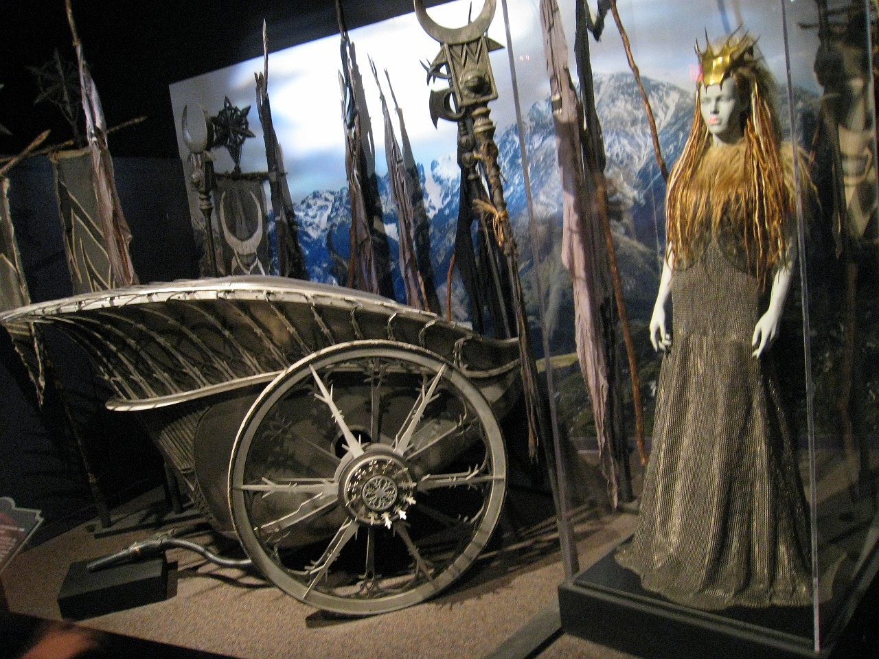 Vacation 2007-12 - Beaches Disney Hotels 0844.jpg - On the 2007-08 Florida vacation we visited beaches from Fort Myers to Sanibel Island sampling local food along the way. Green water and white sugar beaches! Arriving at Disney World we visited several of the theme resorts.